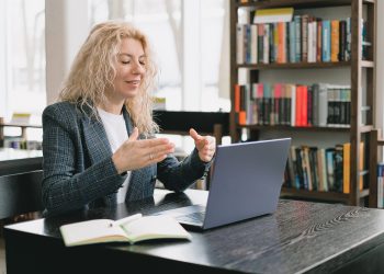 How video chat API can help boost your customer service experience