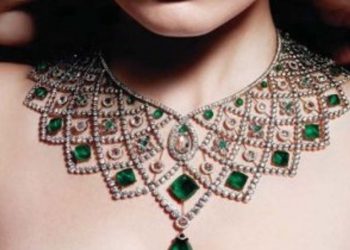 Tips on Wearing Vintage Jewellery with Style